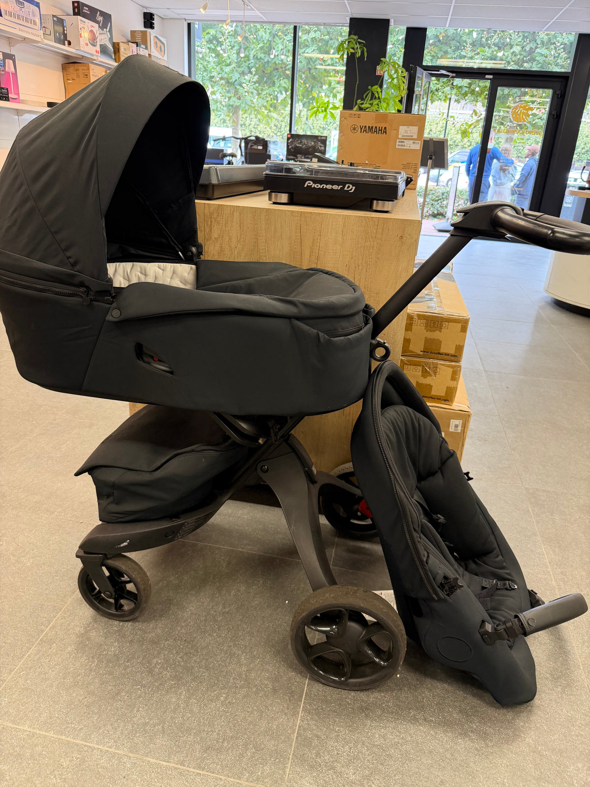 Stokke Xplory X Rich Black – Kinderwagen met Reiswieg & Zitje